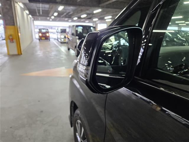 ヴェルファイアハイブリッド ＺＲ　禁煙車　バックカメラ　ドラレコ　レーダークルコン　クリアランスソナー　ＬＥＤオートライト　両側パワスラ　ビルトインＥＴＣ　ハーフレザーシート　前席パワーシート　Ｄ席ポジションメモリ　２列目オットマン（32枚目）