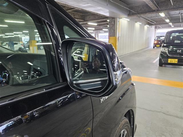 ヴェルファイアハイブリッド ＺＲ　禁煙車　バックカメラ　ドラレコ　レーダークルコン　クリアランスソナー　ＬＥＤオートライト　両側パワスラ　ビルトインＥＴＣ　ハーフレザーシート　前席パワーシート　Ｄ席ポジションメモリ　２列目オットマン（33枚目）