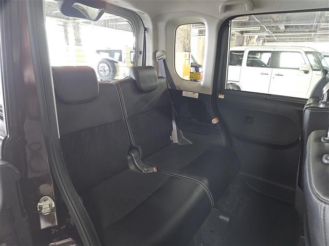 タント カスタムＲＳ　トップエディションＳＡＩＩ　禁煙車　バックカメラ　衝突被害軽減　車線逸脱警報　誤発進抑制　ＬＥＤオートライト　純正ナビ　フルセグＴＶ　両側パワースライドドア　半革シート　純正１５インチＡＷ　スマートキー　プッシュエンジンスタート（9枚目）