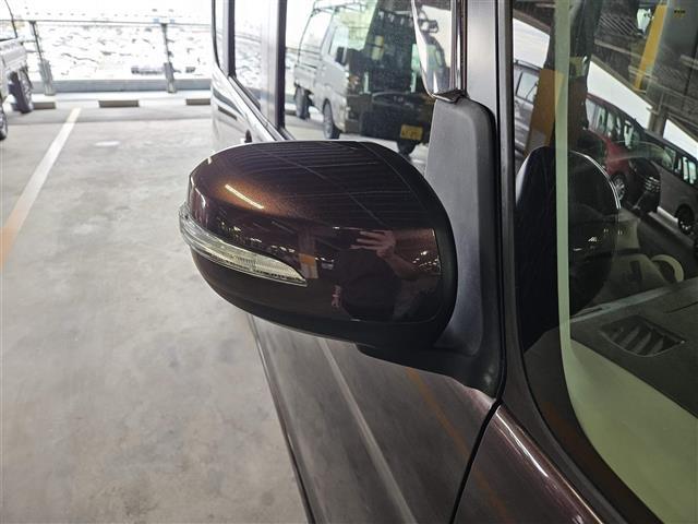 タント カスタムＲＳ　トップエディションＳＡＩＩ　禁煙車　バックカメラ　衝突被害軽減　車線逸脱警報　誤発進抑制　ＬＥＤオートライト　純正ナビ　フルセグＴＶ　両側パワースライドドア　半革シート　純正１５インチＡＷ　スマートキー　プッシュエンジンスタート（34枚目）