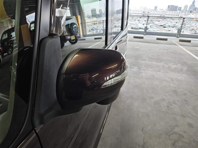 タント カスタムＲＳ　トップエディションＳＡＩＩ　禁煙車　バックカメラ　衝突被害軽減　車線逸脱警報　誤発進抑制　ＬＥＤオートライト　純正ナビ　フルセグＴＶ　両側パワースライドドア　半革シート　純正１５インチＡＷ　スマートキー　プッシュエンジンスタート（35枚目）