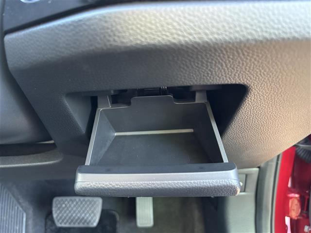 アコード e:HEV Hondaコネクトディスプレー(フルセグテレビ・FM・AM・BT)ETC2.0 クルーズコントロール 前席パワーシート 全席シートヒーター ブラインドスポットモニター 純正フロアマット(5枚目)