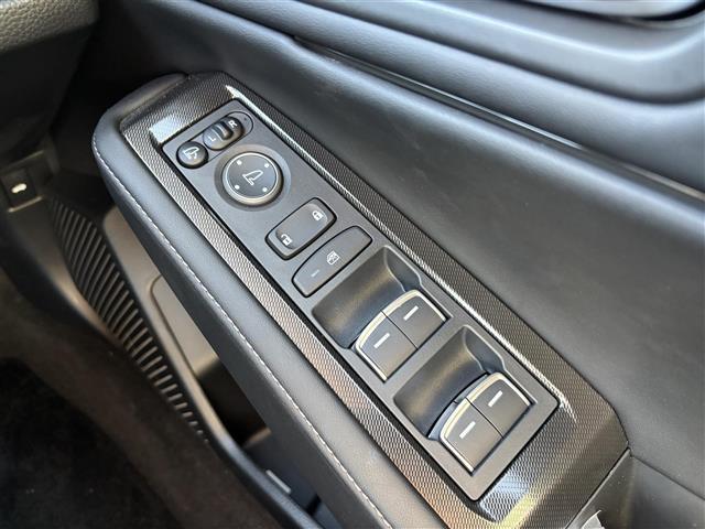 アコード e:HEV Hondaコネクトディスプレー(フルセグテレビ・FM・AM・BT)ETC2.0 クルーズコントロール 前席パワーシート 全席シートヒーター ブラインドスポットモニター 純正フロアマット(30枚目)