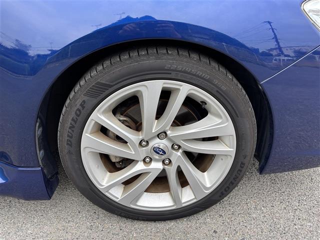 レヴォーグ 1.6GT-Sアイサイト ☆4WD☆アイサイト☆社外ナビ(BT/フルセグ/DISC/AM/FM)☆Bカメラ☆レーダークルーズコントロール☆LEDヘッドライト☆オートライト☆D席パワーシート☆純正18インチAW(35枚目)