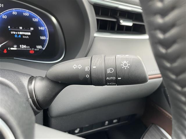 ハリアー Ｚ　レザーパッケージ　☆モデリスタエアロ☆ＪＢＬプレミアムサウンドシステム☆純正ナビ（ＢＴ／フルセグ）☆Ｂカメラ☆電動リアゲート☆レーダークルーズコントロール☆ＬＥＤヘッドライト☆オートマチックハイビーム（11枚目）