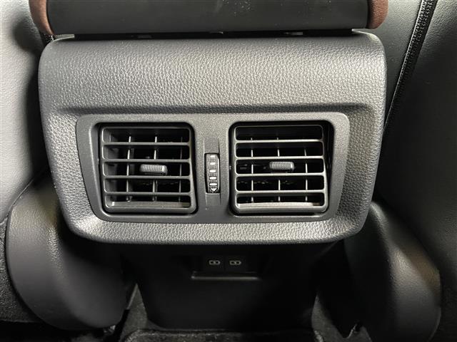 ハリアー Ｚ　レザーパッケージ　☆モデリスタエアロ☆ＪＢＬプレミアムサウンドシステム☆純正ナビ（ＢＴ／フルセグ）☆Ｂカメラ☆電動リアゲート☆レーダークルーズコントロール☆ＬＥＤヘッドライト☆オートマチックハイビーム（19枚目）