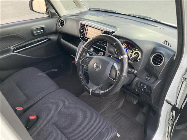 デイズルークス ハイウェイスター　Ｘターボ　純正ナビ（フルセグＴＶ・ＣＤ・ＤＶＤ・ＦＭ・ＡＭ・ＢＴ）片側パワースライドドア　ＥＴＣ　プッシュスタート　スマートキー　純正フロアマット　ドアバイザー（13枚目）