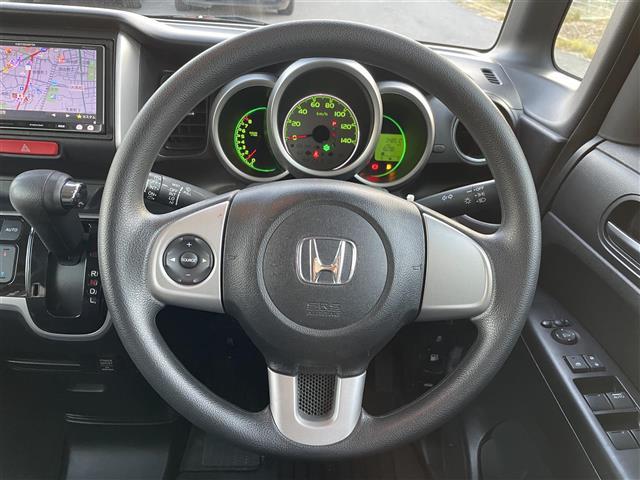 N-BOX G SSパッケージ ワンオーナー 両側電動スライドドア 純正AW 純正アルミホイール カロッツェリアナビ BT フルセグTV ベンチシート 横滑り防止 スマートキー アイドリングストップ iPod AUX(6枚目)