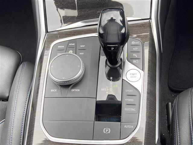 ３シリーズ ３３０ｅ　Ｍスポーツ　ワンオーナー　ハーマンカードンサウンドシステム　純正ナビ　ＢＴ　フルセグ　Ｓｐｏｔｉｆｙ　ＡＭ　ＦＭ　アラウンドビューモニター　Ｂカメラ　フロントカメラ　サイドカメラ　ＡＣＣ　ＡＨＢ　ハーフレザー（8枚目）