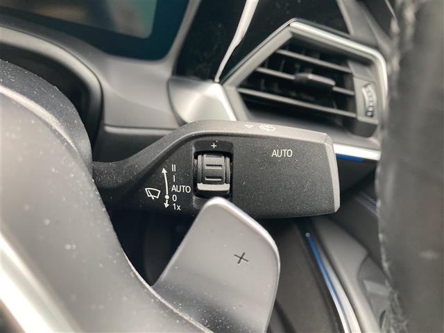 ３シリーズ ３３０ｅ　Ｍスポーツ　ワンオーナー　ハーマンカードンサウンドシステム　純正ナビ　ＢＴ　フルセグ　Ｓｐｏｔｉｆｙ　ＡＭ　ＦＭ　アラウンドビューモニター　Ｂカメラ　フロントカメラ　サイドカメラ　ＡＣＣ　ＡＨＢ　ハーフレザー（13枚目）