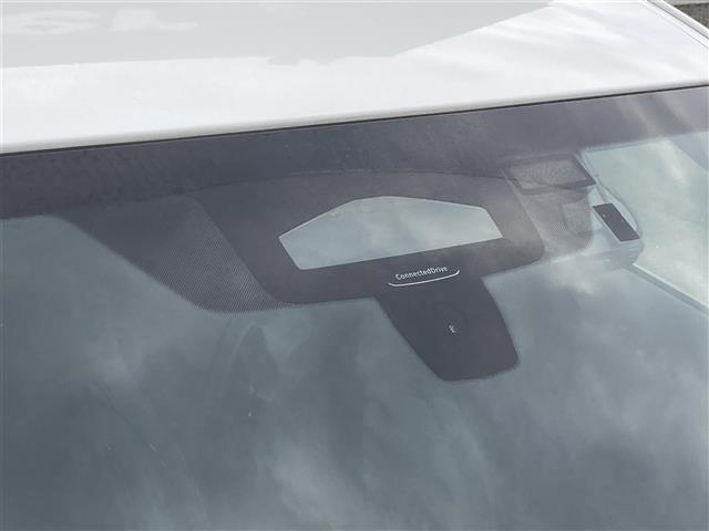 ３シリーズ ３３０ｅ　Ｍスポーツ　ワンオーナー　ハーマンカードンサウンドシステム　純正ナビ　ＢＴ　フルセグ　Ｓｐｏｔｉｆｙ　ＡＭ　ＦＭ　アラウンドビューモニター　Ｂカメラ　フロントカメラ　サイドカメラ　ＡＣＣ　ＡＨＢ　ハーフレザー（23枚目）