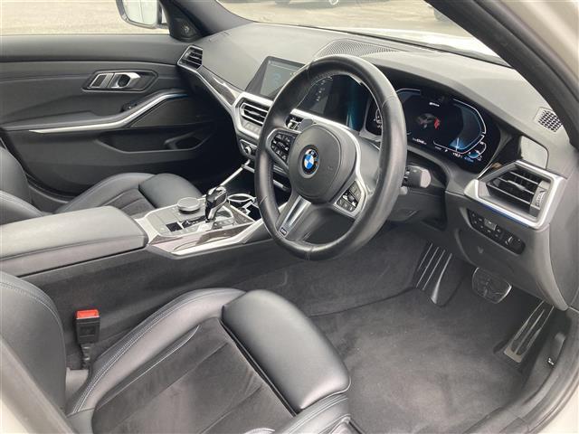 ３シリーズ ３３０ｅ　Ｍスポーツ　ワンオーナー　ハーマンカードンサウンドシステム　純正ナビ　ＢＴ　フルセグ　Ｓｐｏｔｉｆｙ　ＡＭ　ＦＭ　アラウンドビューモニター　Ｂカメラ　フロントカメラ　サイドカメラ　ＡＣＣ　ＡＨＢ　ハーフレザー（25枚目）