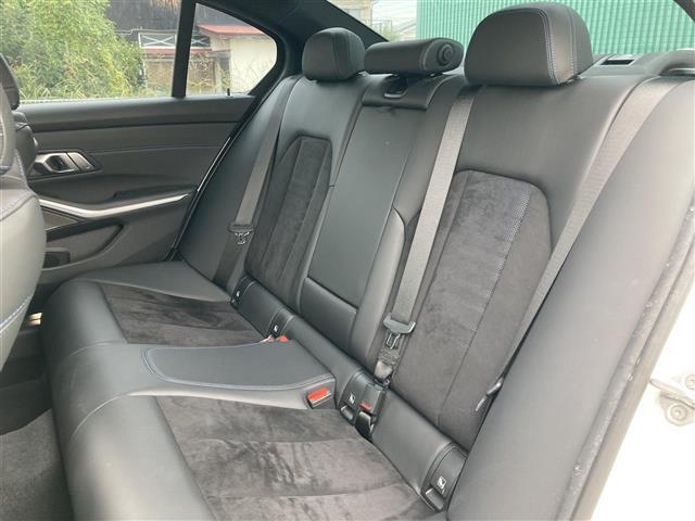 ３シリーズ ３３０ｅ　Ｍスポーツ　ワンオーナー　ハーマンカードンサウンドシステム　純正ナビ　ＢＴ　フルセグ　Ｓｐｏｔｉｆｙ　ＡＭ　ＦＭ　アラウンドビューモニター　Ｂカメラ　フロントカメラ　サイドカメラ　ＡＣＣ　ＡＨＢ　ハーフレザー（30枚目）