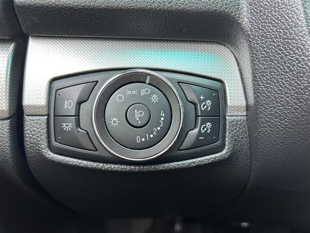 エクスプローラー ＸＬＴ　エコブースト　純正ナビ　純正ＡＷ　純正フロアマット　ＥＴＣ　クルーズコントロール　レザーシート　パワーシート　シートヒーター　サンルーフ　フロントカメラ　バックカメラ　リモコンキー　ＬＥＤオートライト（7枚目）