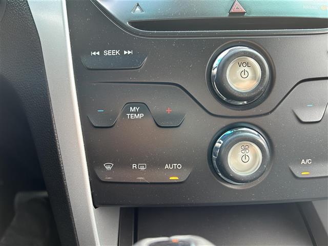 エクスプローラー ＸＬＴ　エコブースト　純正ナビ　純正ＡＷ　純正フロアマット　ＥＴＣ　クルーズコントロール　レザーシート　パワーシート　シートヒーター　サンルーフ　フロントカメラ　バックカメラ　リモコンキー　ＬＥＤオートライト（8枚目）