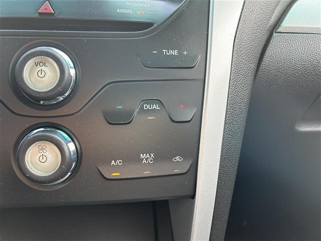 エクスプローラー ＸＬＴ　エコブースト　純正ナビ　純正ＡＷ　純正フロアマット　ＥＴＣ　クルーズコントロール　レザーシート　パワーシート　シートヒーター　サンルーフ　フロントカメラ　バックカメラ　リモコンキー　ＬＥＤオートライト（9枚目）