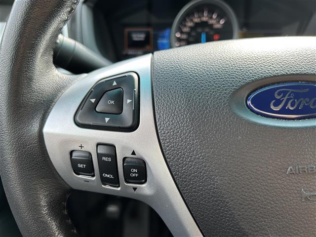 エクスプローラー ＸＬＴ　エコブースト　純正ナビ　純正ＡＷ　純正フロアマット　ＥＴＣ　クルーズコントロール　レザーシート　パワーシート　シートヒーター　サンルーフ　フロントカメラ　バックカメラ　リモコンキー　ＬＥＤオートライト（13枚目）