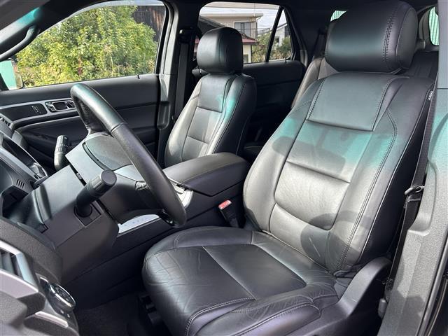 エクスプローラー ＸＬＴ　エコブースト　純正ナビ　純正ＡＷ　純正フロアマット　ＥＴＣ　クルーズコントロール　レザーシート　パワーシート　シートヒーター　サンルーフ　フロントカメラ　バックカメラ　リモコンキー　ＬＥＤオートライト（24枚目）