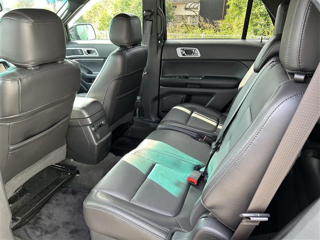 エクスプローラー ＸＬＴ　エコブースト　純正ナビ　純正ＡＷ　純正フロアマット　ＥＴＣ　クルーズコントロール　レザーシート　パワーシート　シートヒーター　サンルーフ　フロントカメラ　バックカメラ　リモコンキー　ＬＥＤオートライト（27枚目）