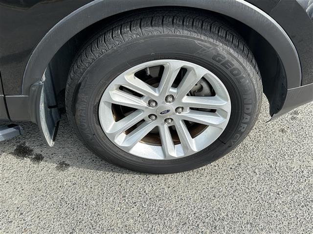 エクスプローラー ＸＬＴ　エコブースト　純正ナビ　純正ＡＷ　純正フロアマット　ＥＴＣ　クルーズコントロール　レザーシート　パワーシート　シートヒーター　サンルーフ　フロントカメラ　バックカメラ　リモコンキー　ＬＥＤオートライト（41枚目）