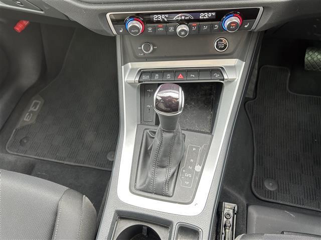 Ｑ３ ３５ＴＦＳＩアドバンスド　純正ナビ　前席パワーシート　前席シートヒーター　電動リアゲート　ＥＴＣ２．０　オートブレーキホールド　クルーズコントロール　接近警告　サイドアシスト（8枚目）