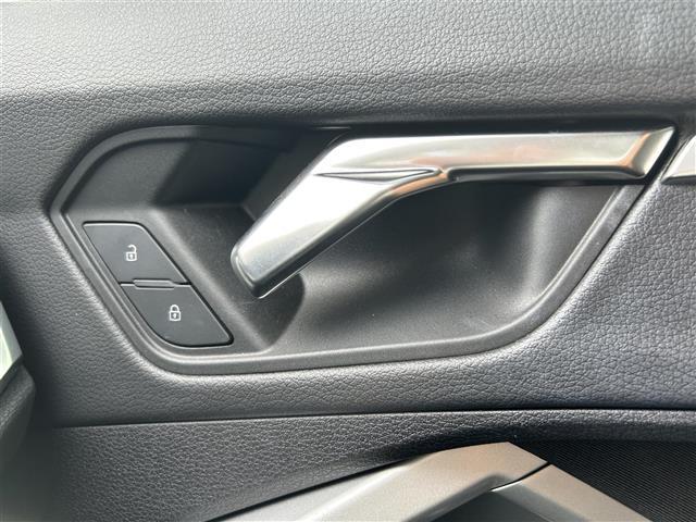 Ｑ３ ３５ＴＦＳＩアドバンスド　純正ナビ　前席パワーシート　前席シートヒーター　電動リアゲート　ＥＴＣ２．０　オートブレーキホールド　クルーズコントロール　接近警告　サイドアシスト（16枚目）