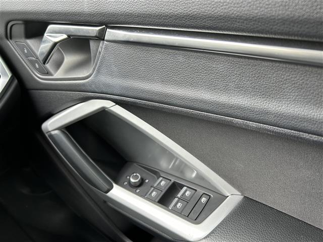 Ｑ３ ３５ＴＦＳＩアドバンスド　純正ナビ　前席パワーシート　前席シートヒーター　電動リアゲート　ＥＴＣ２．０　オートブレーキホールド　クルーズコントロール　接近警告　サイドアシスト（25枚目）