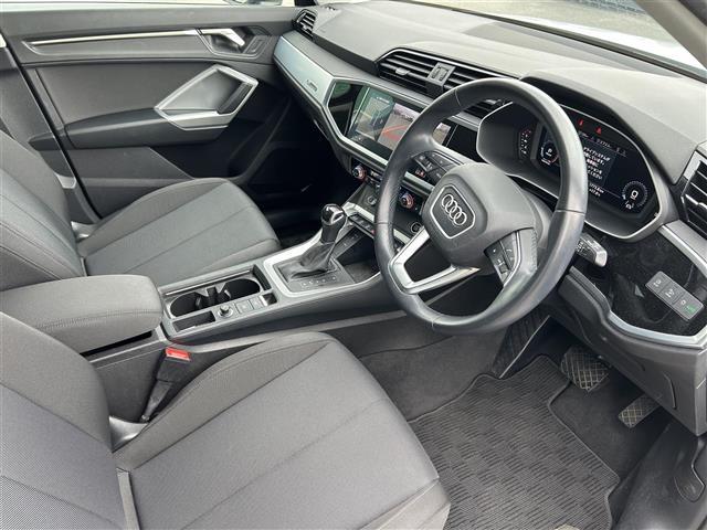 Ｑ３ ３５ＴＦＳＩアドバンスド　純正ナビ　前席パワーシート　前席シートヒーター　電動リアゲート　ＥＴＣ２．０　オートブレーキホールド　クルーズコントロール　接近警告　サイドアシスト（26枚目）