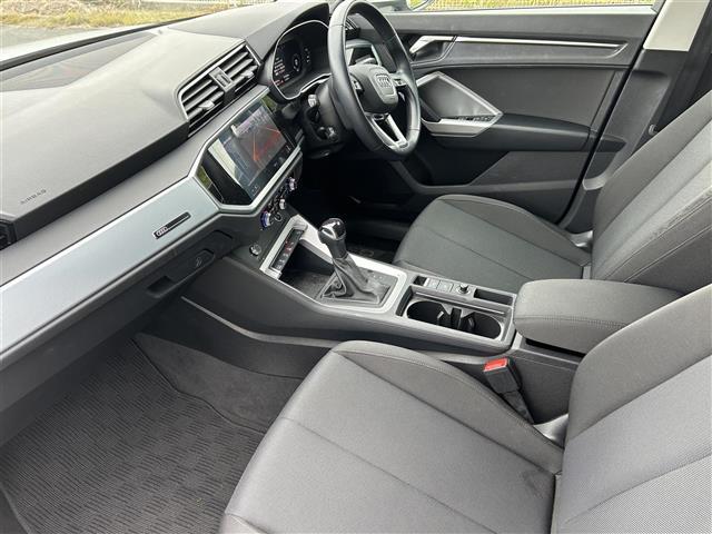 Ｑ３ ３５ＴＦＳＩアドバンスド　純正ナビ　前席パワーシート　前席シートヒーター　電動リアゲート　ＥＴＣ２．０　オートブレーキホールド　クルーズコントロール　接近警告　サイドアシスト（28枚目）