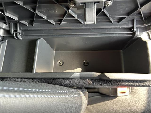 タント カスタムＸ　両側電動スライドドア　バックカメラ　ＬＥＤヘッドライト　オートライト　衝突被害軽減ブレーキ　前後コーナーセンサー　純正アルミホイール　純正フロアマット　シートヒーター　スマートキー（11枚目）