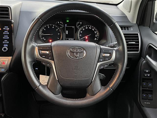 ランドクルーザープラド ＴＸ　Ｌパッケージ・ブラックエディション　サンルーフ　衝突被害軽減ブレーキ　ＬＥＤオートライト　クルーズコントロール　ＥＴＣ２．０　全方位カメラ　ＢＴ　レザーシート　純正ＡＷ　純正フロアマット　パワーシート　前後コーナーセンサー　シートヒータ（7枚目）