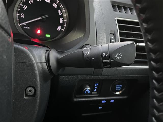 ランドクルーザープラド ＴＸ　Ｌパッケージ・ブラックエディション　サンルーフ　衝突被害軽減ブレーキ　ＬＥＤオートライト　クルーズコントロール　ＥＴＣ２．０　全方位カメラ　ＢＴ　レザーシート　純正ＡＷ　純正フロアマット　パワーシート　前後コーナーセンサー　シートヒータ（12枚目）