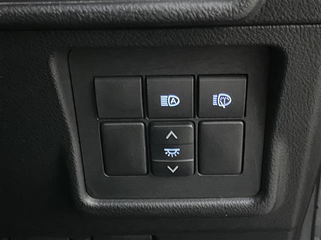 ランドクルーザープラド ＴＸ　Ｌパッケージ・ブラックエディション　サンルーフ　衝突被害軽減ブレーキ　ＬＥＤオートライト　クルーズコントロール　ＥＴＣ２．０　全方位カメラ　ＢＴ　レザーシート　純正ＡＷ　純正フロアマット　パワーシート　前後コーナーセンサー　シートヒータ（15枚目）
