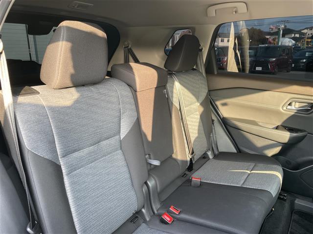 エクストレイル Ｘ　ｅ－４ＯＲＣＥ　☆プロパイロット☆純正ディスプレイオーディオ（ＢＴ／フルセグ）☆アラウンドビューモニター☆Ｂカメラ☆フロントカメラ☆サイドカメラ☆ＬＥＤヘッドライト☆オートライト☆Ｄ席パワーシート（31枚目）