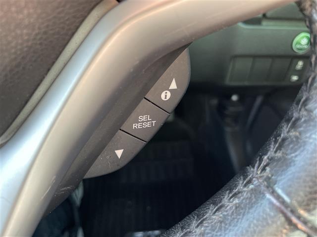 フィットハイブリッド Lパッケージ ビルトインETC バックカメラ SDナビ BT ワンセグTV オートライト 衝突被害軽減ブレーキ 横滑り防止 ハーフレザーシート スマートキー アイドリングストップ(10枚目)