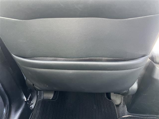 フィットハイブリッド Lパッケージ ビルトインETC バックカメラ SDナビ BT ワンセグTV オートライト 衝突被害軽減ブレーキ 横滑り防止 ハーフレザーシート スマートキー アイドリングストップ(22枚目)