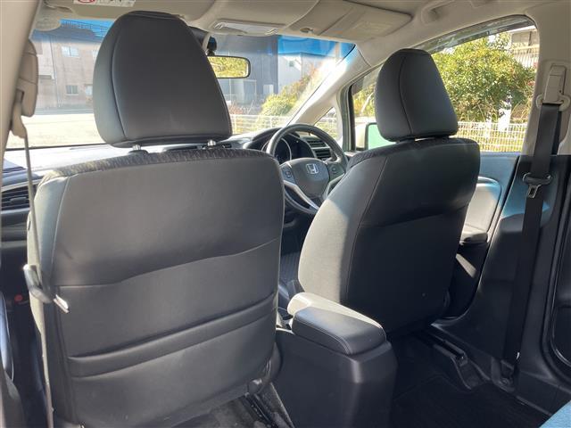 フィットハイブリッド Lパッケージ ビルトインETC バックカメラ SDナビ BT ワンセグTV オートライト 衝突被害軽減ブレーキ 横滑り防止 ハーフレザーシート スマートキー アイドリングストップ(29枚目)