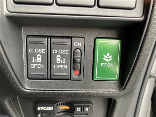 オデッセイ アブソルート・ホンダセンシング　ホンダセンシングコーナーセンサードラレコレーンキープアシストバックカメラアラウンドビューカメラＳＤナビＢＴフルセグＴＶＥＴＣ２．０　ＵＳＢ端子（16枚目）