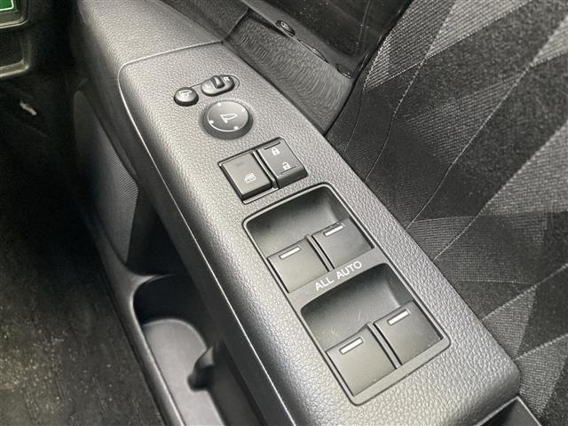 オデッセイ アブソルート・ホンダセンシング　ホンダセンシングコーナーセンサードラレコレーンキープアシストバックカメラアラウンドビューカメラＳＤナビＢＴフルセグＴＶＥＴＣ２．０　ＵＳＢ端子（18枚目）