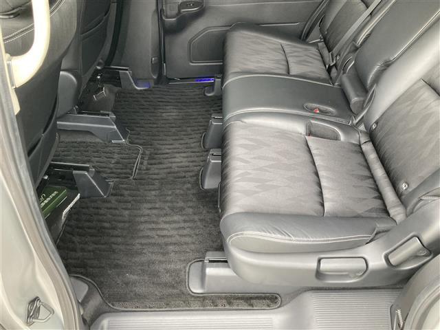 オデッセイ アブソルート・ホンダセンシング　ホンダセンシングコーナーセンサードラレコレーンキープアシストバックカメラアラウンドビューカメラＳＤナビＢＴフルセグＴＶＥＴＣ２．０　ＵＳＢ端子（31枚目）