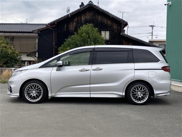 オデッセイ アブソルート・ホンダセンシング　ホンダセンシングコーナーセンサードラレコレーンキープアシストバックカメラアラウンドビューカメラＳＤナビＢＴフルセグＴＶＥＴＣ２．０　ＵＳＢ端子（34枚目）