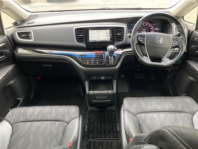 オデッセイ アブソルート・ホンダセンシング　ホンダセンシングコーナーセンサードラレコレーンキープアシストバックカメラアラウンドビューカメラＳＤナビＢＴフルセグＴＶＥＴＣ２．０　ＵＳＢ端子（42枚目）