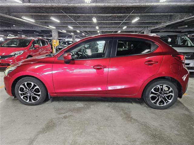 デミオ XDツーリング 禁煙車 バックカメラ クルコン 前後パーキングセンサー エマブレ 前後誤発進抑制 ヘッドアップディスプレイ LEDヘッドランプ 純正ナビ フルセグテレビ CD DVD 純正16インチAW スマートキー(13枚目)