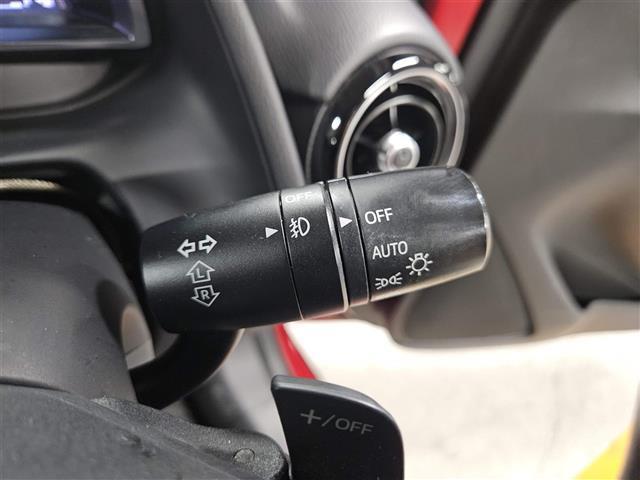 デミオ XDツーリング 禁煙車 バックカメラ クルコン 前後パーキングセンサー エマブレ 前後誤発進抑制 ヘッドアップディスプレイ LEDヘッドランプ 純正ナビ フルセグテレビ CD DVD 純正16インチAW スマートキー(19枚目)