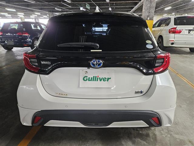 ヤリス ハイブリッドＺ　禁煙車　モデリスタフルエアロ／１５インチＡＷ　全方位カメラ　前後ドラレコ　レーダークルコン　エマブレ　レーンキープ　フルＬＥＤヘッドランプ　純正８型Ｄオーディオ　スマートキー　プッシュエンジンスタート（14枚目）