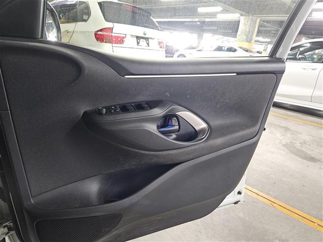 ヤリス ハイブリッドＺ　禁煙車　モデリスタフルエアロ／１５インチＡＷ　全方位カメラ　前後ドラレコ　レーダークルコン　エマブレ　レーンキープ　フルＬＥＤヘッドランプ　純正８型Ｄオーディオ　スマートキー　プッシュエンジンスタート（25枚目）