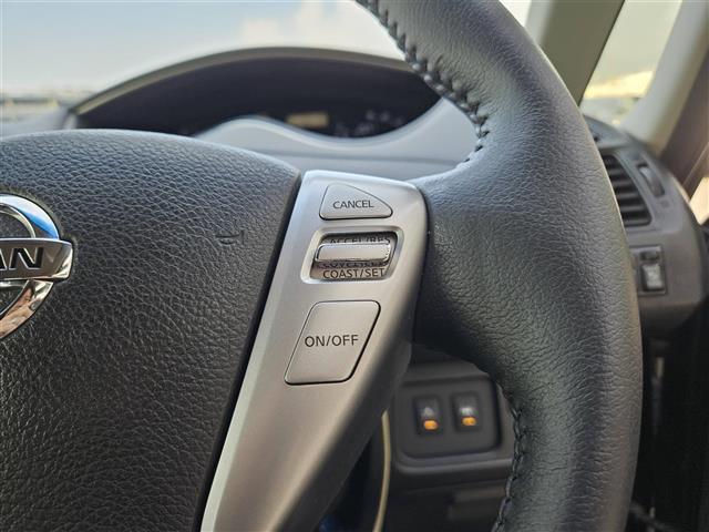 セレナ ライダーブラックラインＳ－ＨＶアドバンスドセーフティ　禁煙車　全方位モニタ　クルコン　エマブレ　車線逸脱警報　誤発進抑制　ＬＥＤヘッドランプ　純正ナビ　両側パワスラ　ビルトインＥＴＣ　ＷＡＡＣ　純正１６インチＡＷ　スマートキー　プッシュエンジンスタート（17枚目）