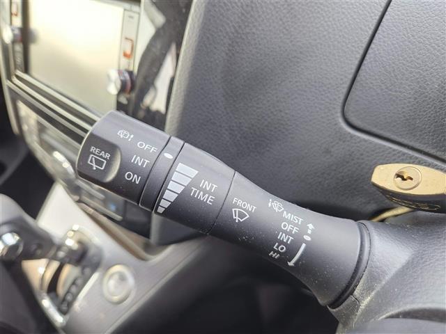 セレナ ライダーブラックラインＳ－ＨＶアドバンスドセーフティ　禁煙車　全方位モニタ　クルコン　エマブレ　車線逸脱警報　誤発進抑制　ＬＥＤヘッドランプ　純正ナビ　両側パワスラ　ビルトインＥＴＣ　ＷＡＡＣ　純正１６インチＡＷ　スマートキー　プッシュエンジンスタート（18枚目）