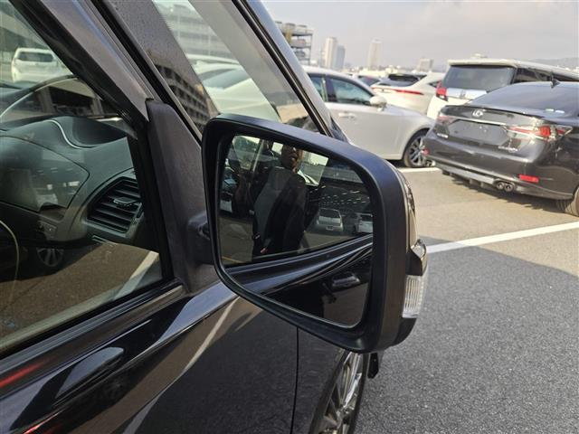 セレナ ライダーブラックラインＳ－ＨＶアドバンスドセーフティ　禁煙車　全方位モニタ　クルコン　エマブレ　車線逸脱警報　誤発進抑制　ＬＥＤヘッドランプ　純正ナビ　両側パワスラ　ビルトインＥＴＣ　ＷＡＡＣ　純正１６インチＡＷ　スマートキー　プッシュエンジンスタート（33枚目）