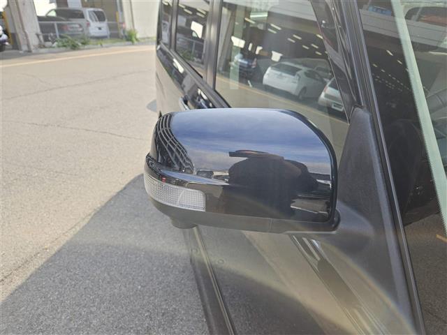 セレナ ライダーブラックラインＳ－ＨＶアドバンスドセーフティ　禁煙車　全方位モニタ　クルコン　エマブレ　車線逸脱警報　誤発進抑制　ＬＥＤヘッドランプ　純正ナビ　両側パワスラ　ビルトインＥＴＣ　ＷＡＡＣ　純正１６インチＡＷ　スマートキー　プッシュエンジンスタート（34枚目）